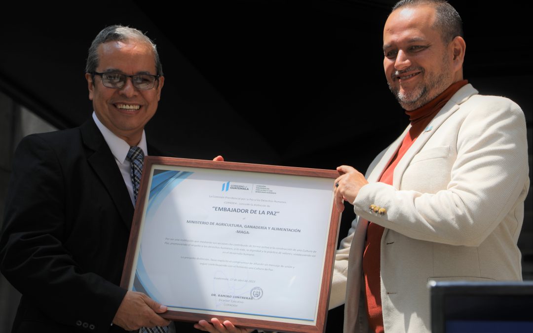 La Comisión Presidencial por la Paz y los Derechos Humanos (Copadeh), entregó la distinción Embajador de la Paz al Ministerio de Agricultura, Ganadería y Alimentación