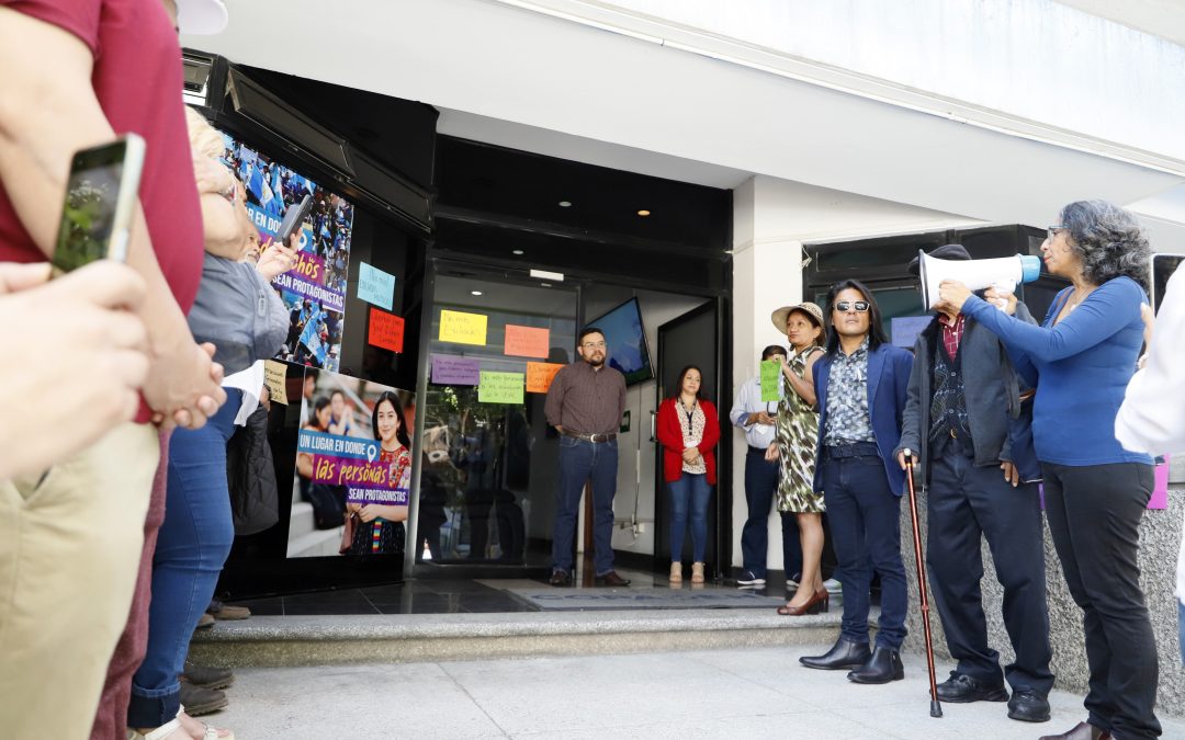 Una comisión de puertas abiertas